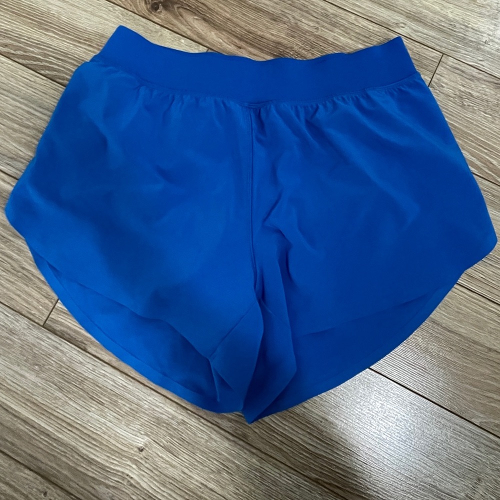 CRZ YOGA Mid Waisted Dolphin Athletic Shorts